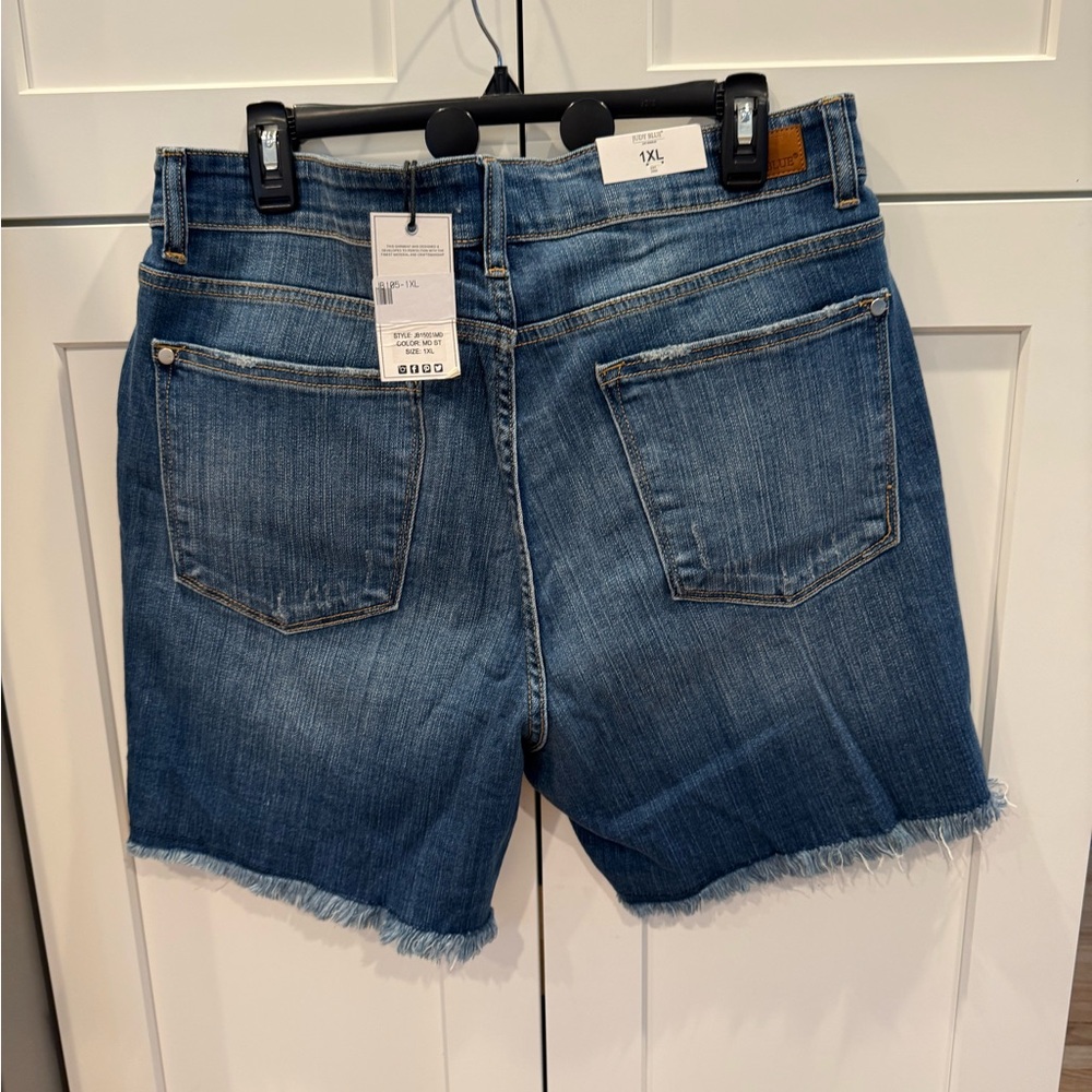 Judy Blue Ripped Indigo Jean Shorts, 1XL - Picture 2 of 5